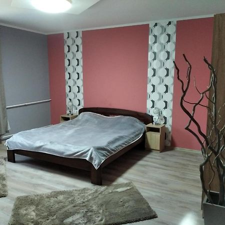 Tatabanya Ujvarosi Lakas Extérieur photo