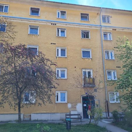 Tatabanya Ujvarosi Lakas Extérieur photo