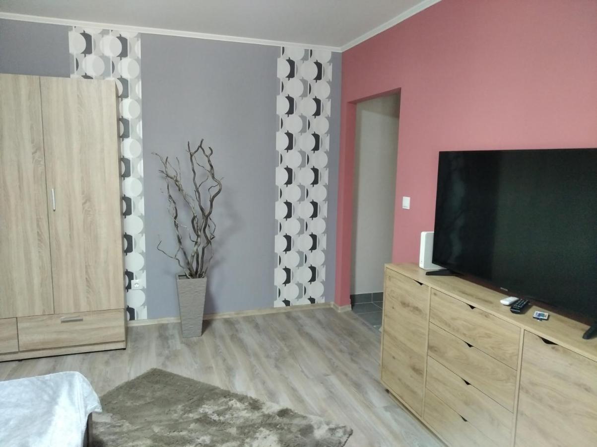 Tatabanya Ujvarosi Lakas Extérieur photo