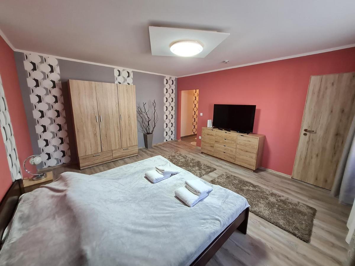 Tatabanya Ujvarosi Lakas Extérieur photo