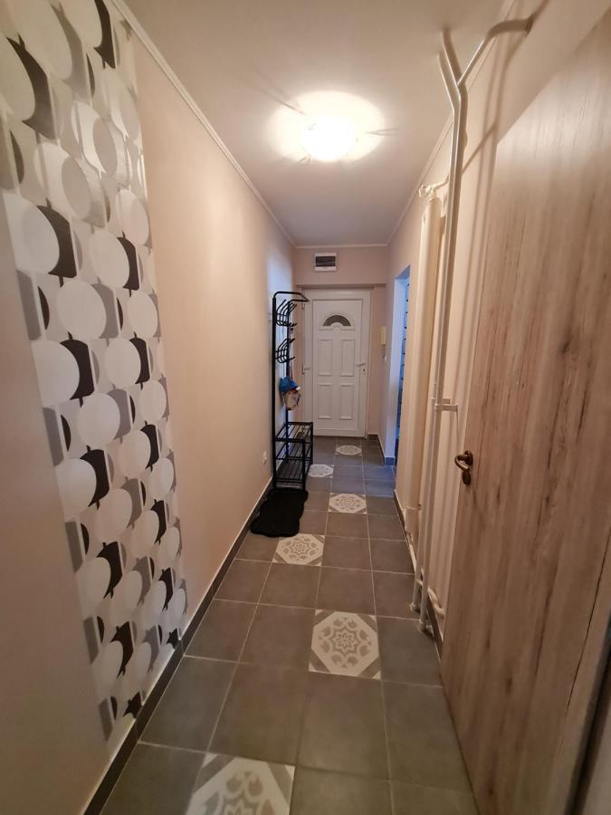 Tatabanya Ujvarosi Lakas Extérieur photo